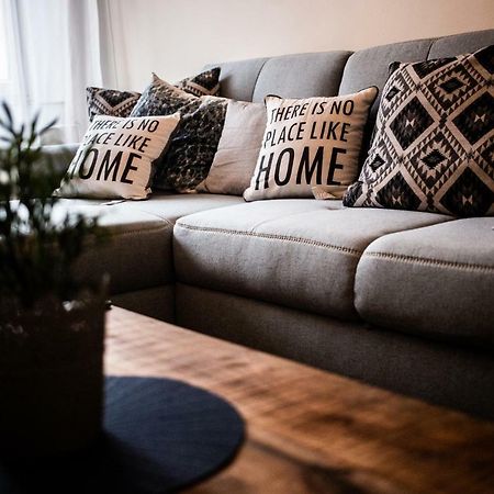 Art Downtown Alecsandri St Luxury Apartment Nagyvárad Kültér fotó