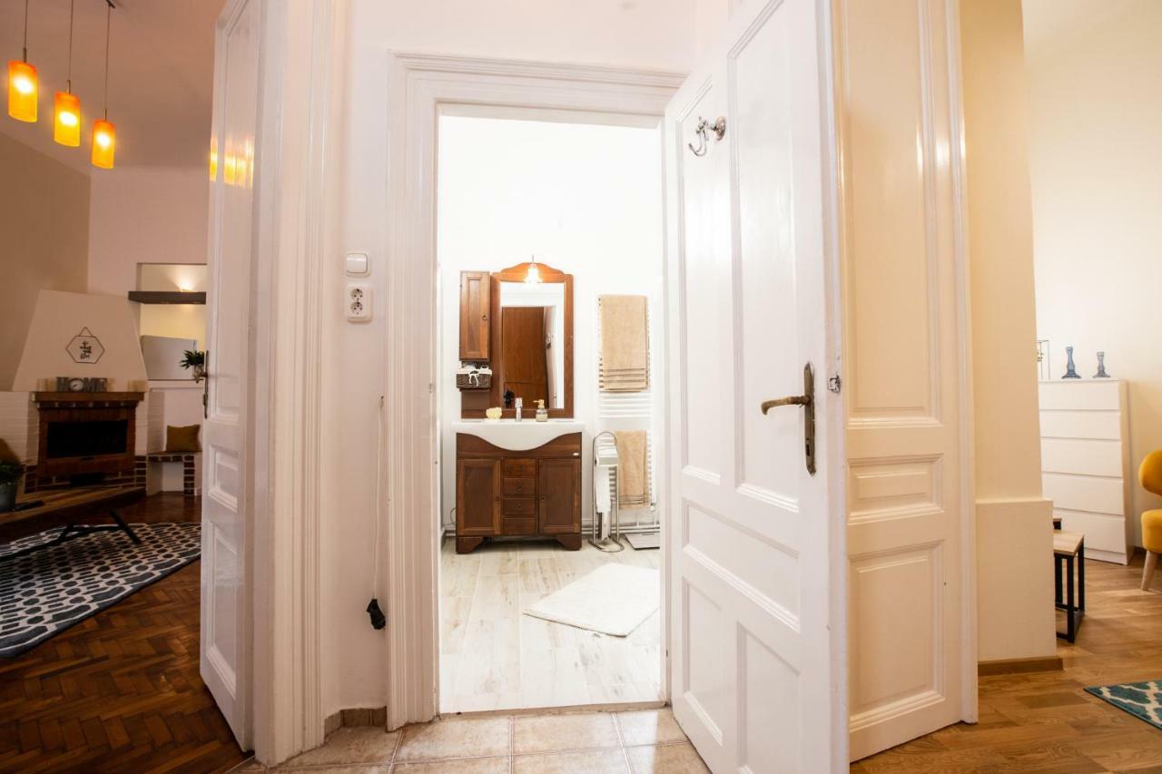 Art Downtown Alecsandri St Luxury Apartment Nagyvárad Kültér fotó