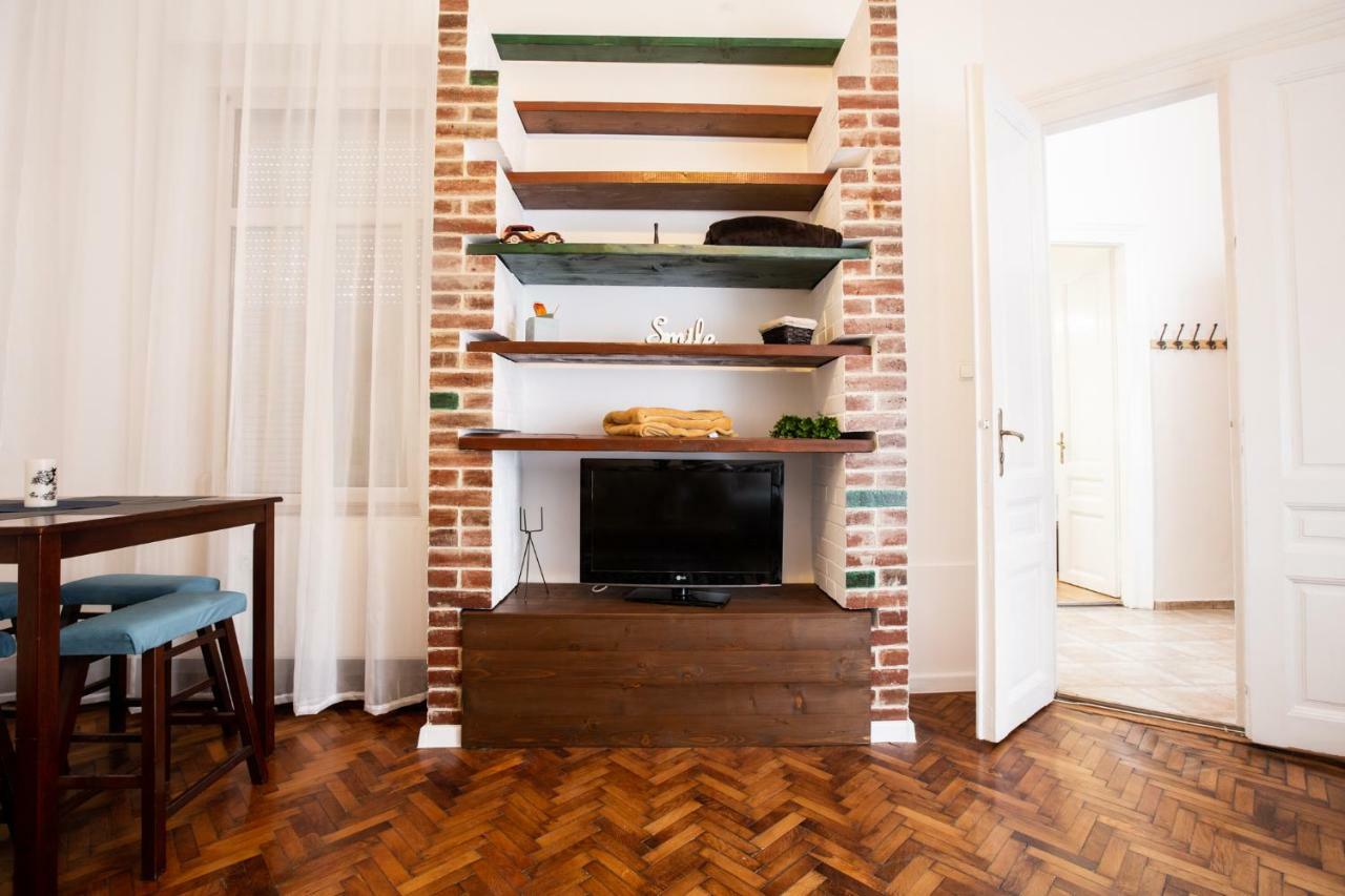 Art Downtown Alecsandri St Luxury Apartment Nagyvárad Kültér fotó